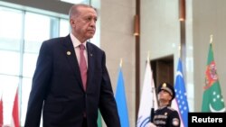 Erdoğan, Özbekistan'ın başkenti Taşkent'te düzenlenen Ekonomik Teşkilatı Liderler Zirvesi’ne katılıyor - 9 Kasım 2023